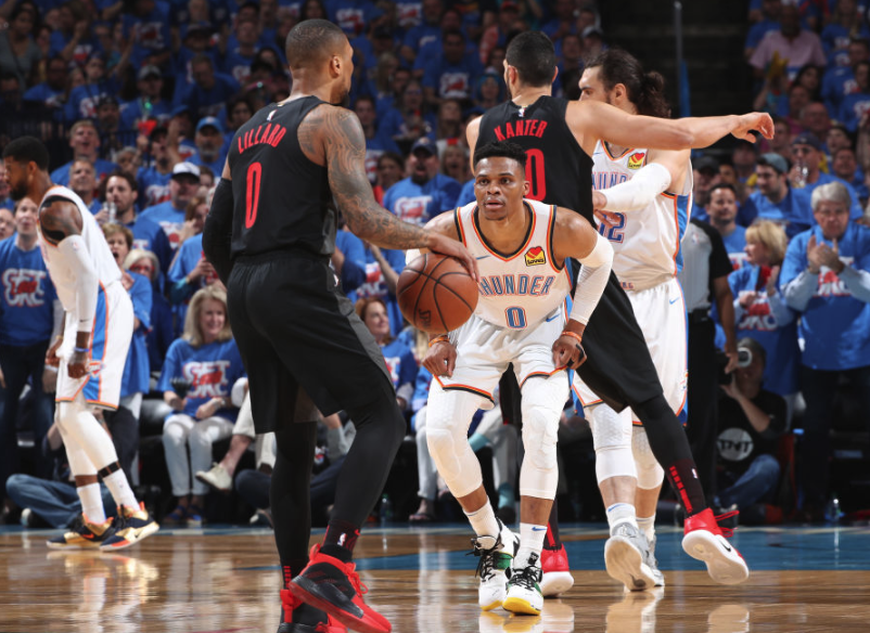 关于开拓者后场助教离职球队士气低迷的信息